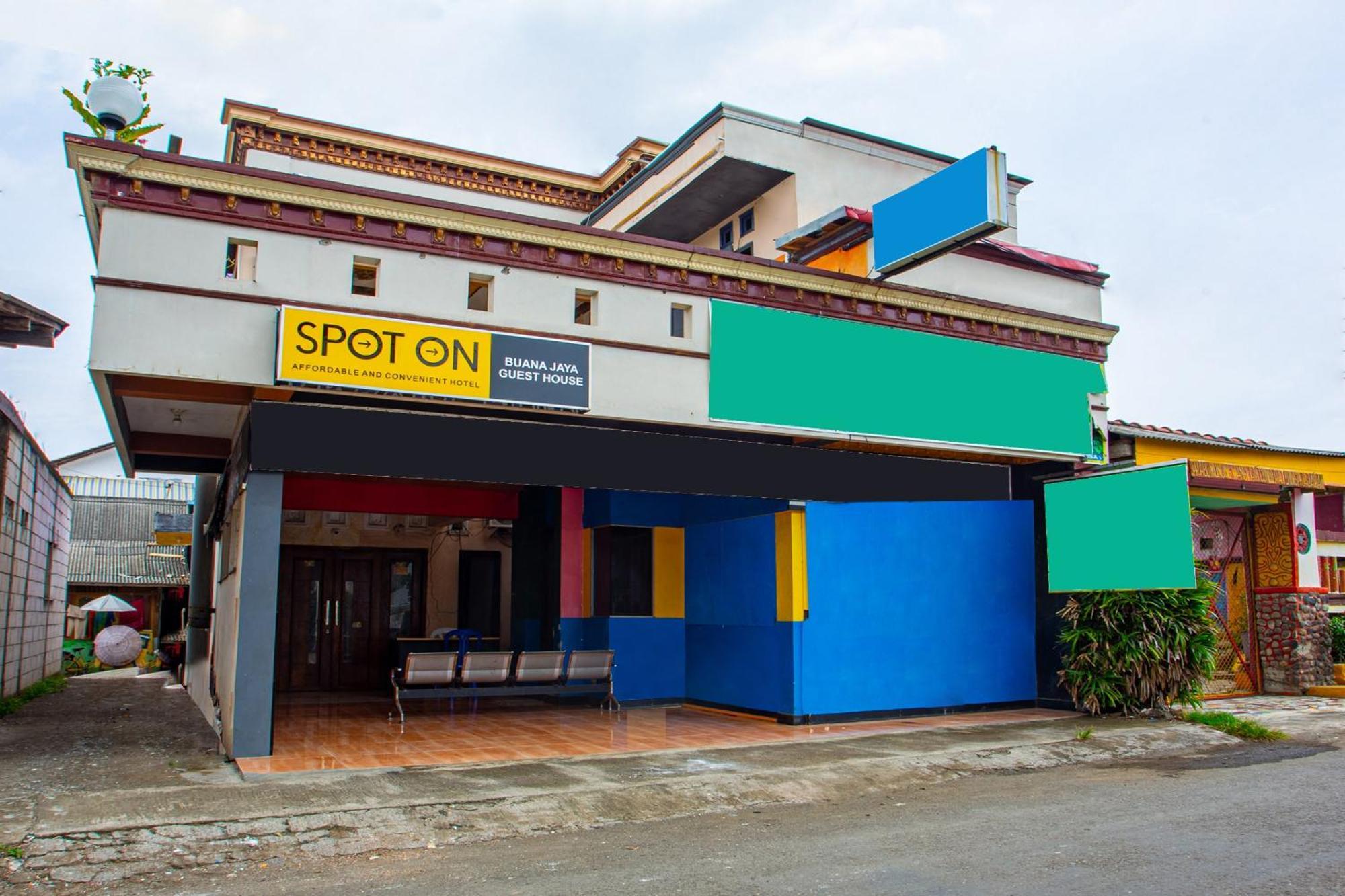 SPOT ON 2473 Buana Jaya Guest House Cilacap Luaran gambar