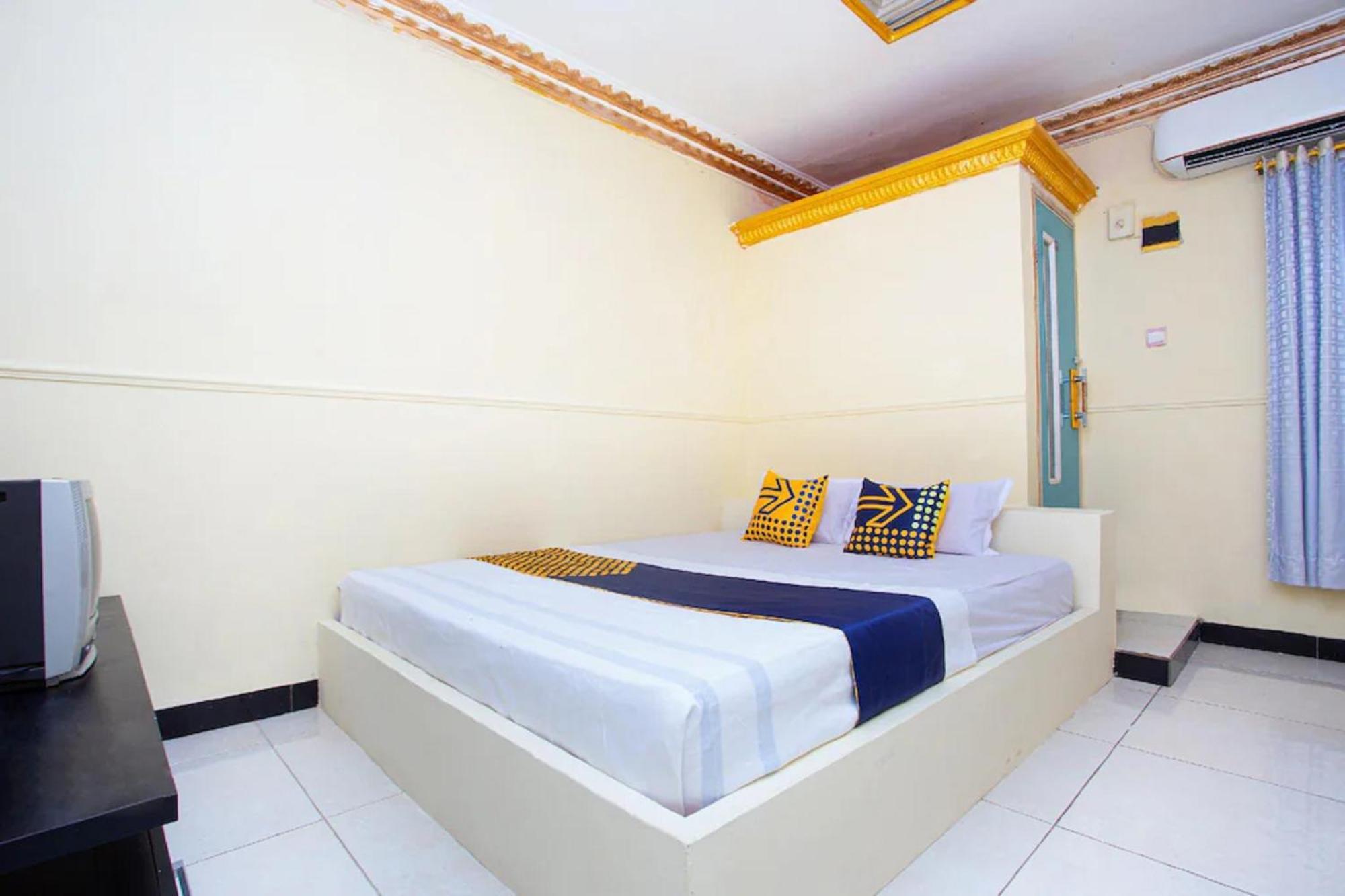 SPOT ON 2473 Buana Jaya Guest House Cilacap Luaran gambar